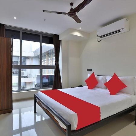Hotel Vivianna Σουράτ Εξωτερικό φωτογραφία