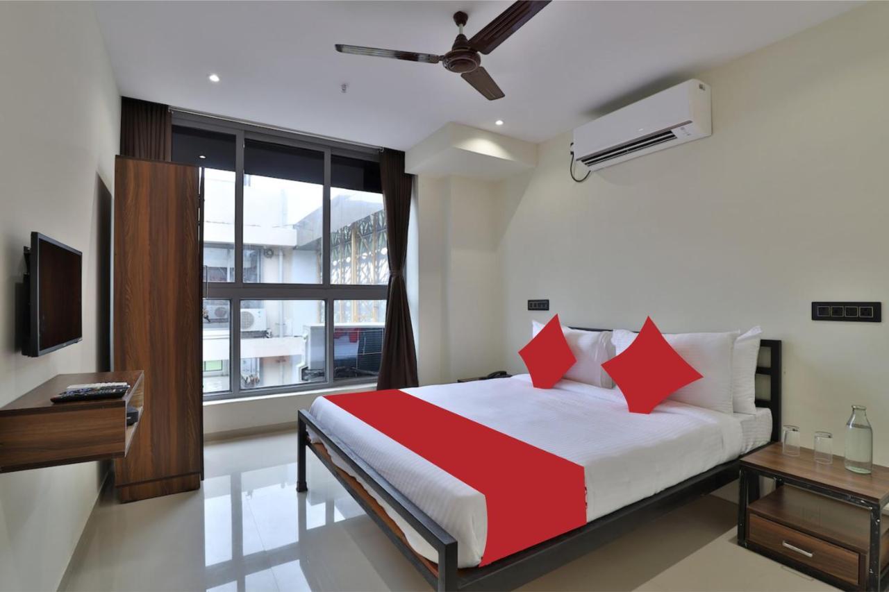 Hotel Vivianna Σουράτ Εξωτερικό φωτογραφία